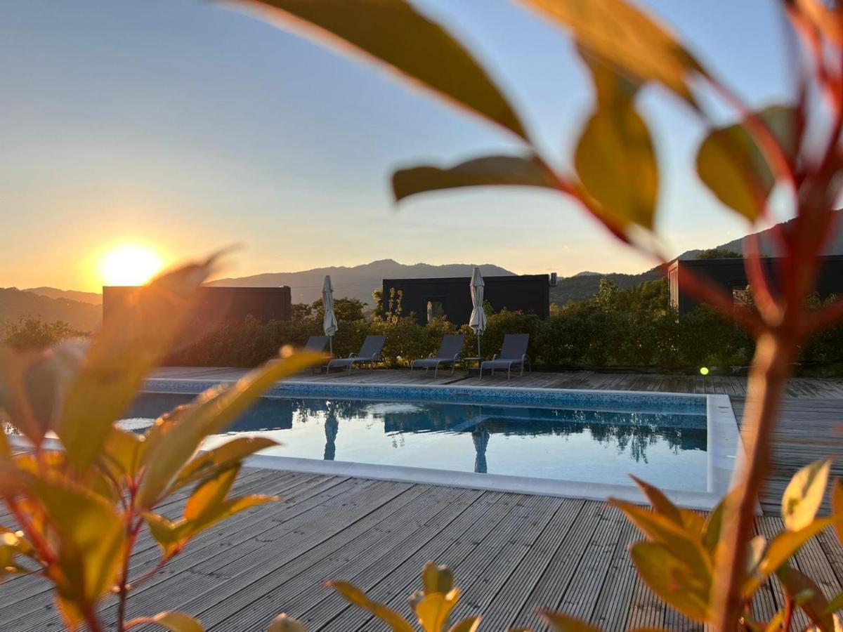 Flandra Glamping Hotel Corbeni Eksteriør billede