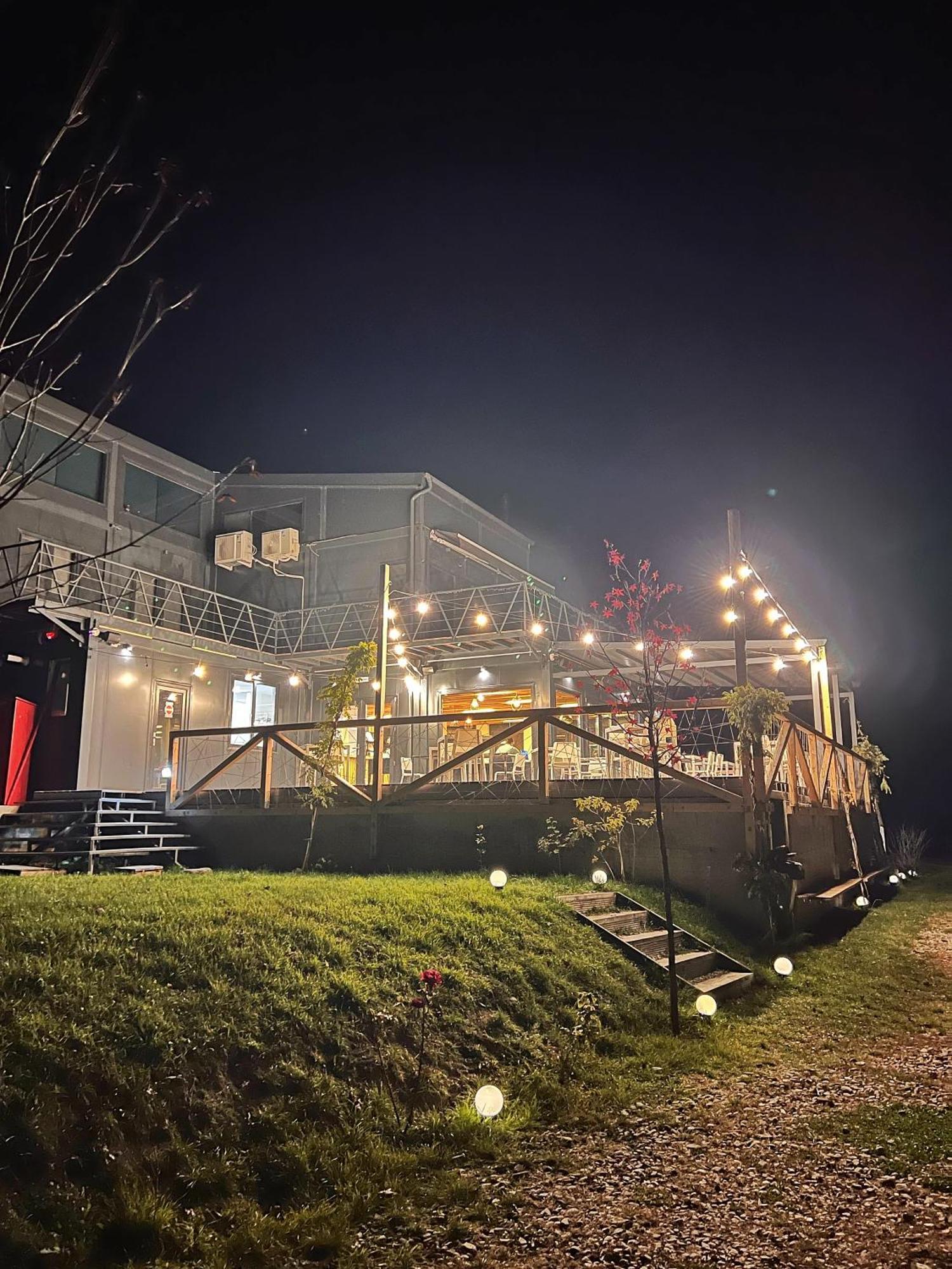 Flandra Glamping Hotel Corbeni Eksteriør billede