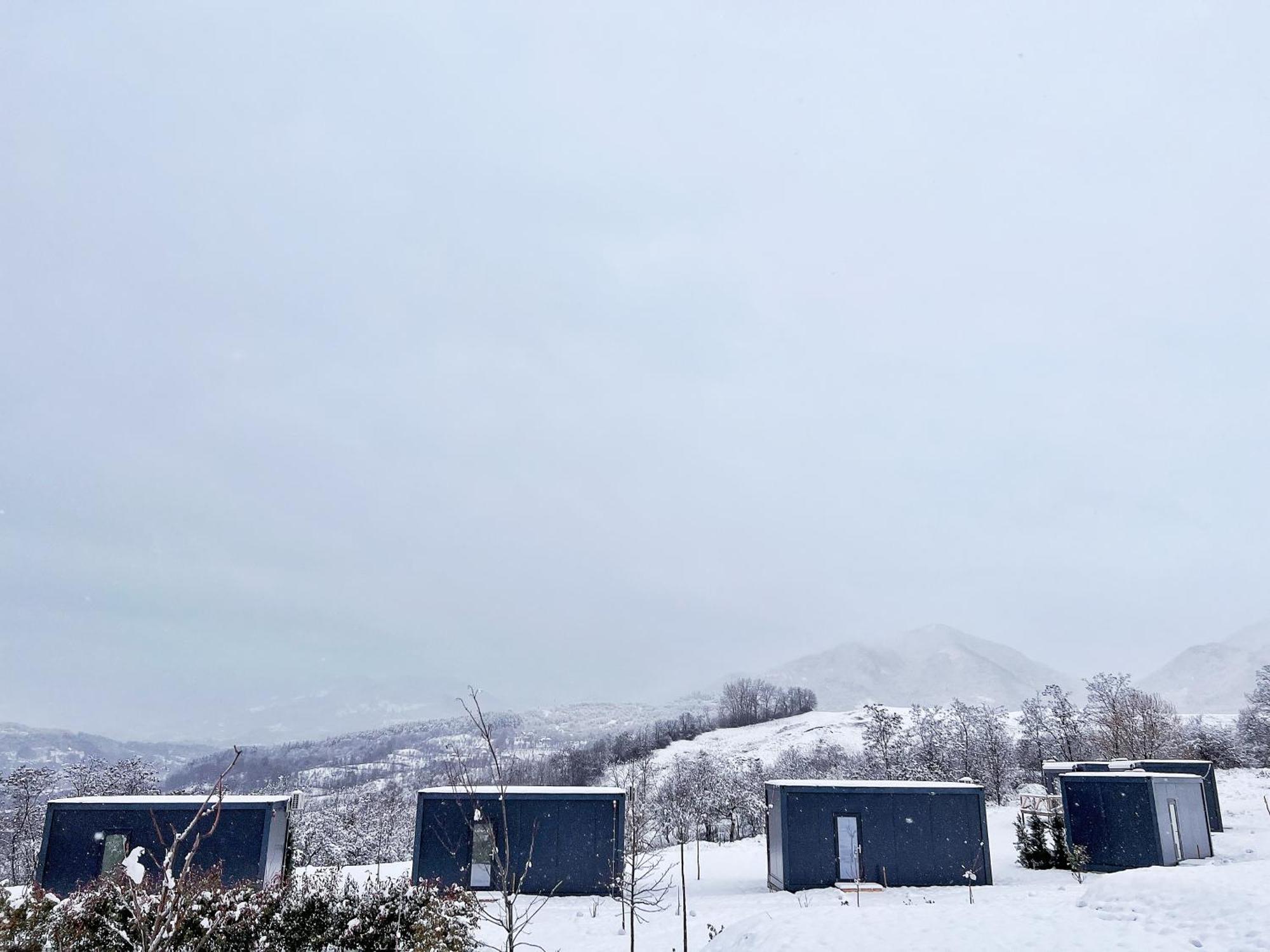 Flandra Glamping Hotel Corbeni Eksteriør billede