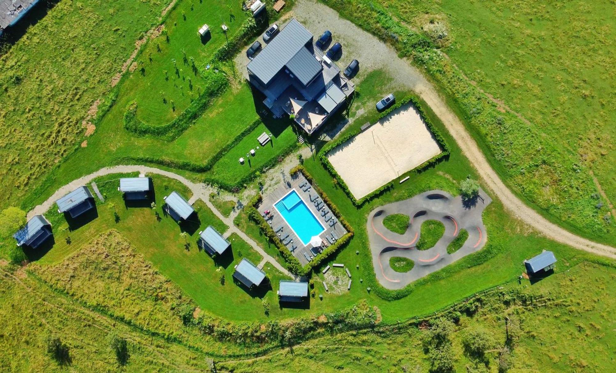 Flandra Glamping Hotel Corbeni Eksteriør billede
